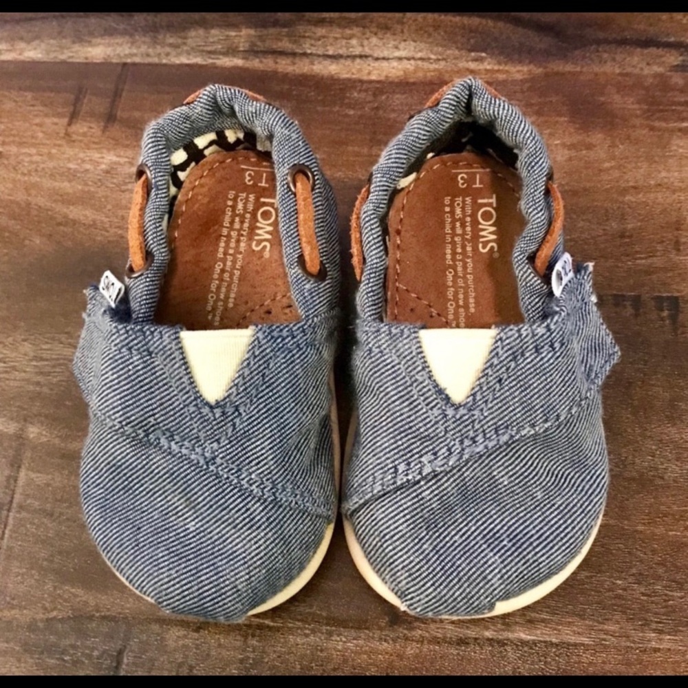 Baby toms shoes. Size 3
